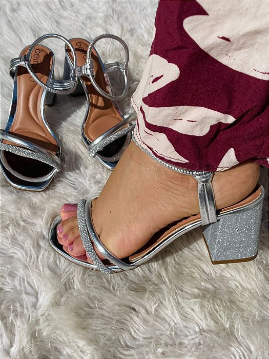 Salto metalizado beira rio