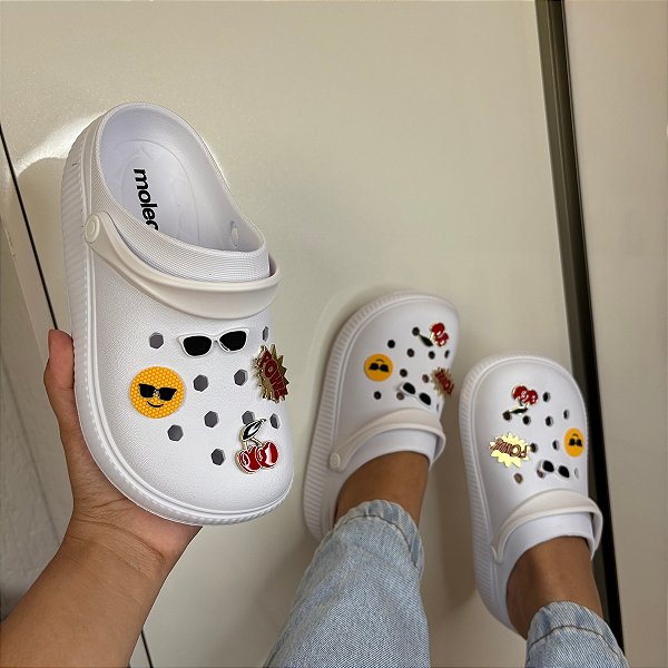 babuche moleca com pins