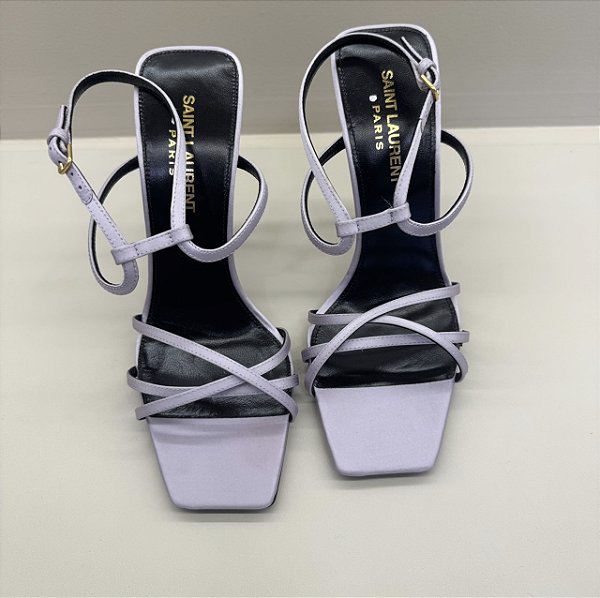 Lilac laminated sandal with