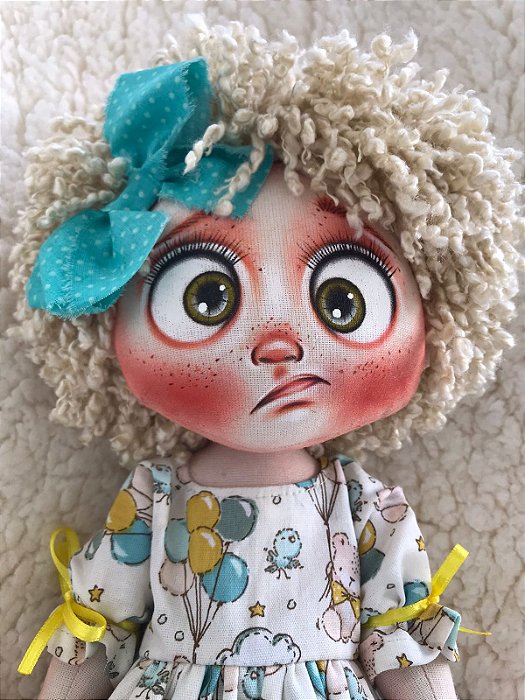 BONECA LAURINHA