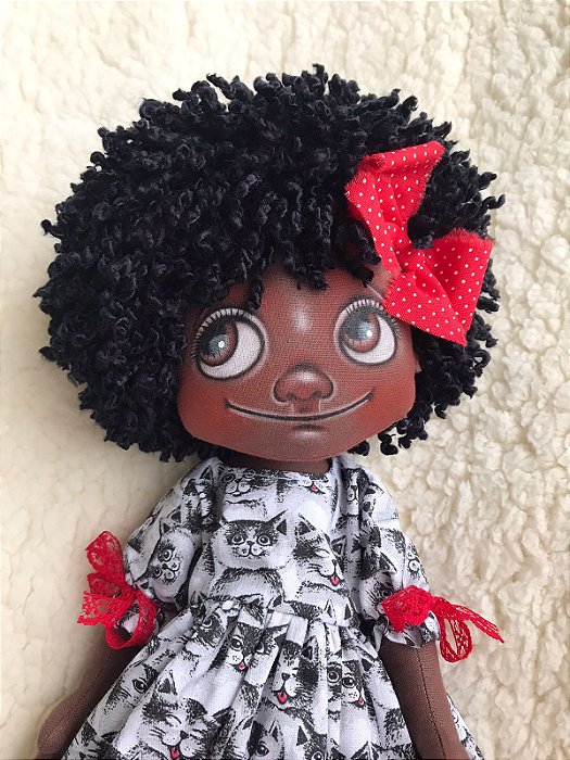 BONECA PRETINHA 01