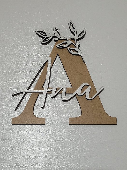 Letra Decorativa com Nome e Ramo