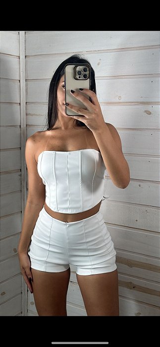 Conjunto couro branco - Shorts + Corset