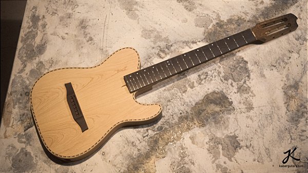 Violão Sólido Nylon em Imbuia e Marfim