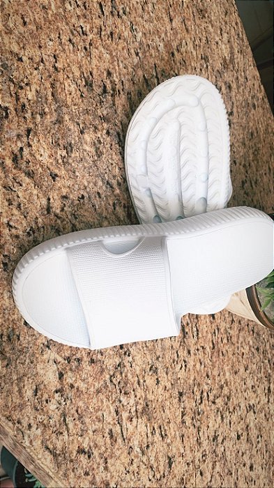 CHINELO NUVEM BRANCO