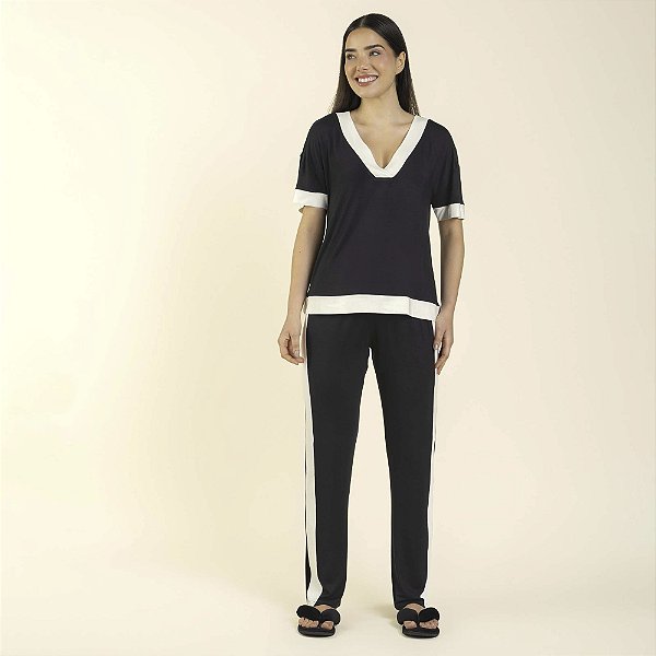 Pijama Feminino Manga Curta Preto com Off White