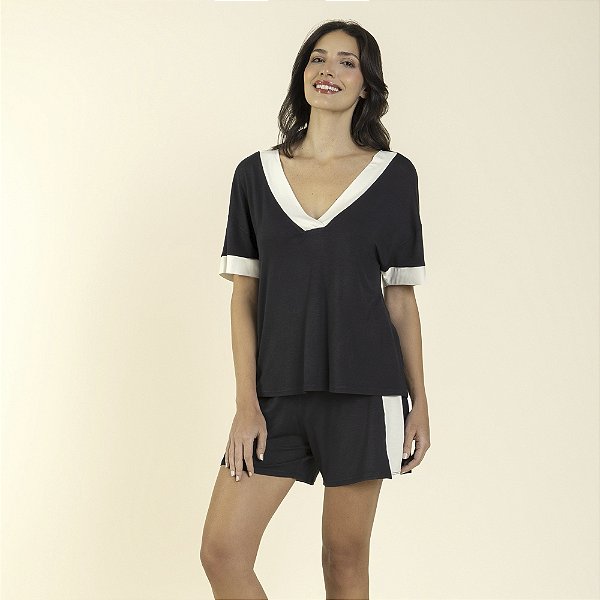 Pijama Feminino Curto Preto com Off White