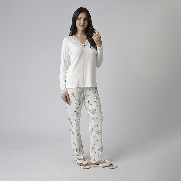 Pijama Longo Off White e Floral Botânica