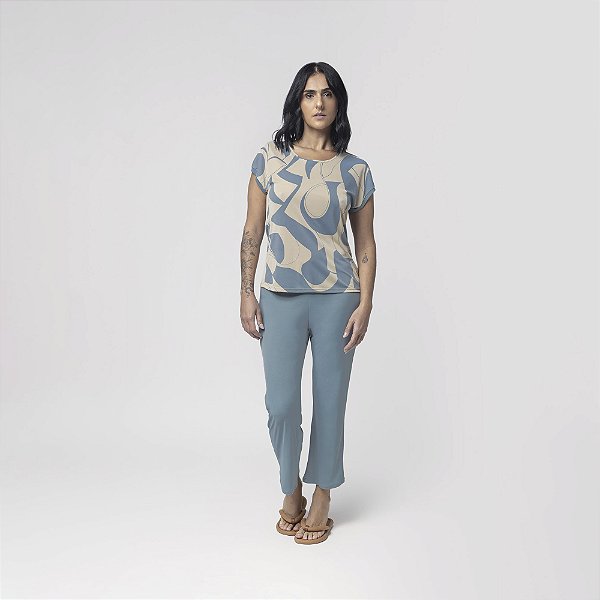 Pijama Feminino Plus Size Capri Azul com Estampa Flow