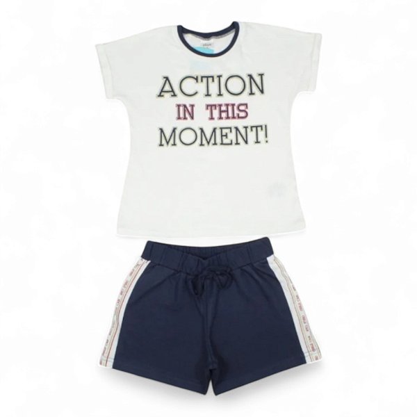 Conjunto feminino estampa Action e shorts em moletinho