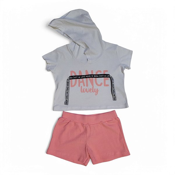 Conjunto camisa cropped com capuz e shorts