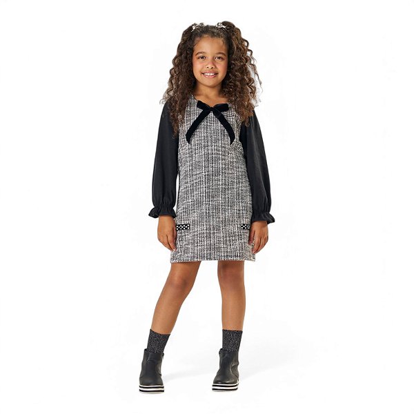 Vestido em tweed com meia malha nas mangas
