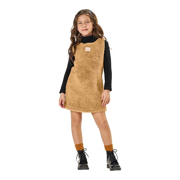 Salopete em pelo alpaca e blusa em cotton