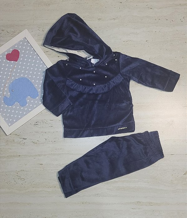 Conjunto feminino em plush com aplicação de pérolas