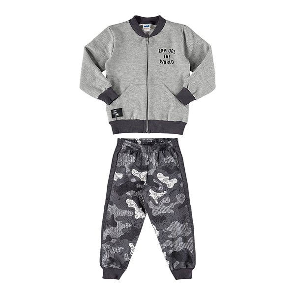 Conjunto em moletom felpado com calça estampa militar na cor cinza chumbo