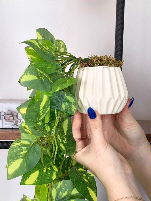 Planta Artificial Pendente Jiboia 90cm Vaso Cerâmica Branco