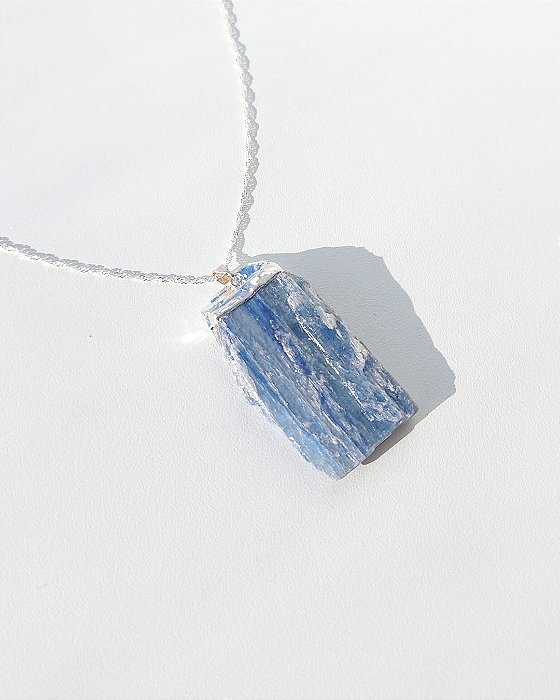 Amuleto de Cianita Azul com Haste Prateada - Proteção dos Anjos, Pedra do Arcanjo Miguel