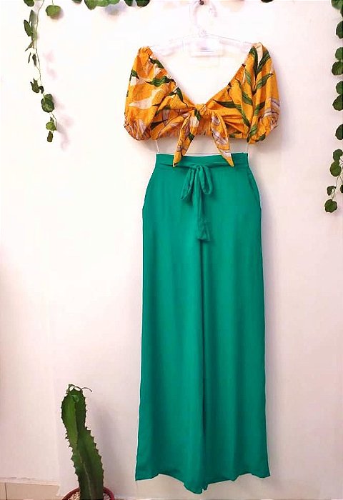 Pantalona verde com bolsos