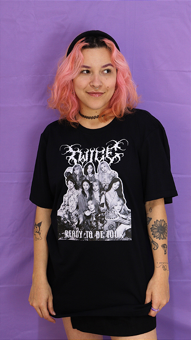 Camiseta Twice - MORE & MORE