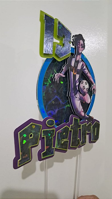 Topo de bolo em camadas 3D Personagem Blue Lock Rivals com nome e idade - Sem laminação