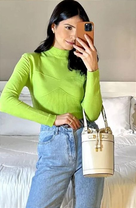 CROPPED MUSCLE