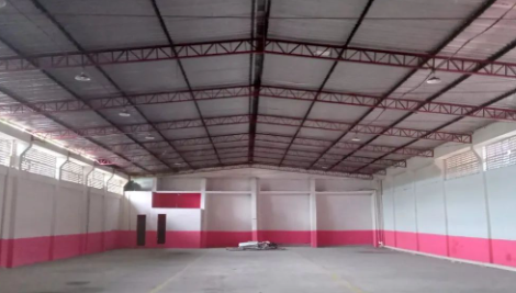 Galpão 900 m²
