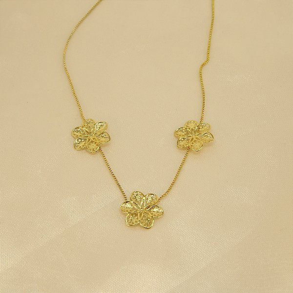 Gargantilha com Detalhe em Flores Folheada a Ouro 18k