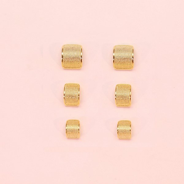 Brinco em Trio com Design Texturizado Folheado a Ouro 18k