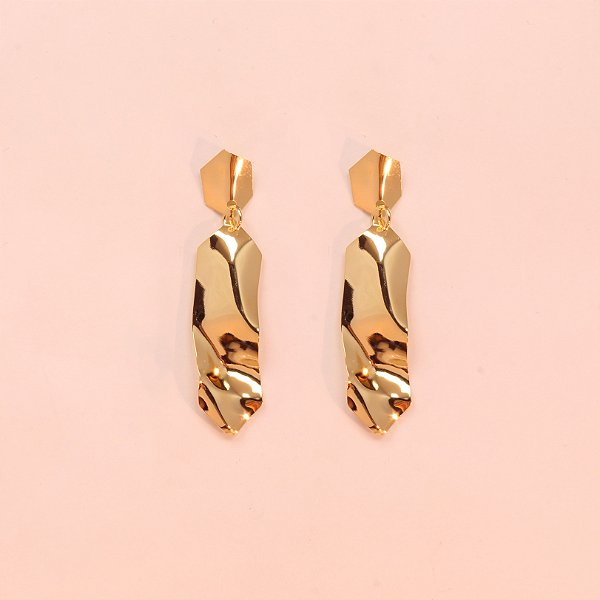 Brinco com Design Orgânico Folheado a Ouro 18k