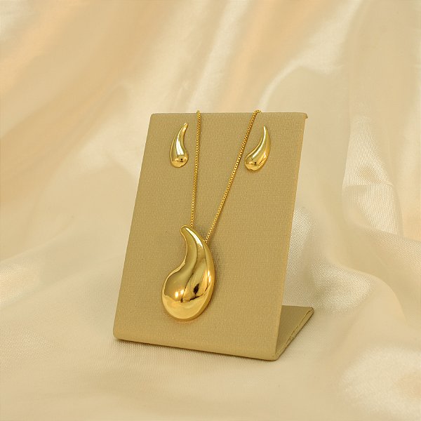 Conjunto com Design de Gota Folheado a Ouro 18k