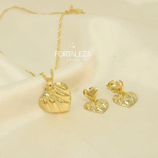 Conjunto de Coração Texturizado Banhado a Ouro 18k