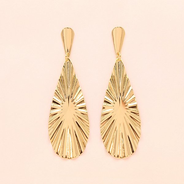 Brinco com Design de Gota Trabalhado Folheado a Ouro 18k