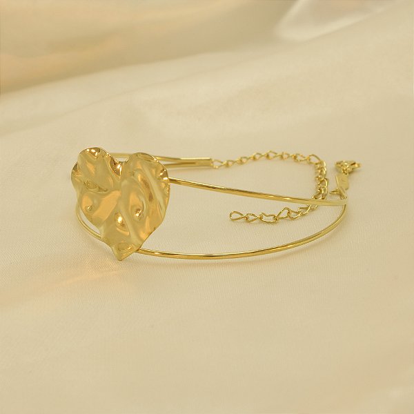 Bracelete Coração com Design Martelado Folheado a Ouro 18k
