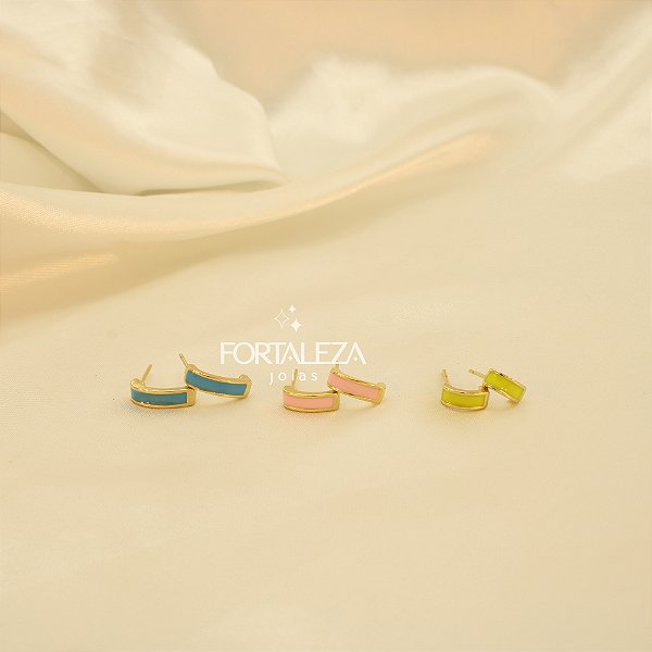 Brinco em Trio com Design Resinado Banhado a Ouro 18k