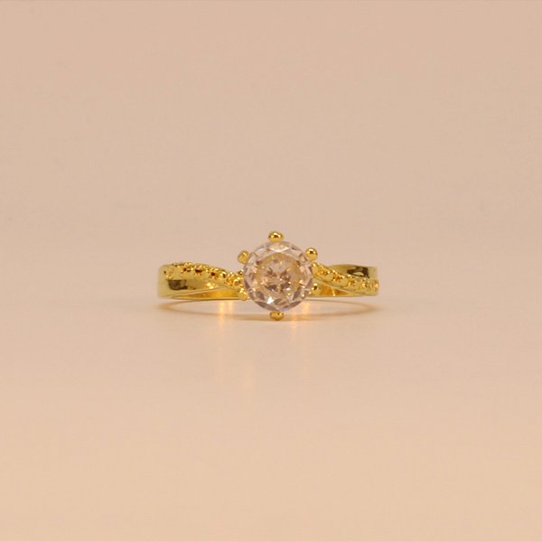Anel Trabalhado com Detalhe em Zircônia Folheado a Ouro 18k