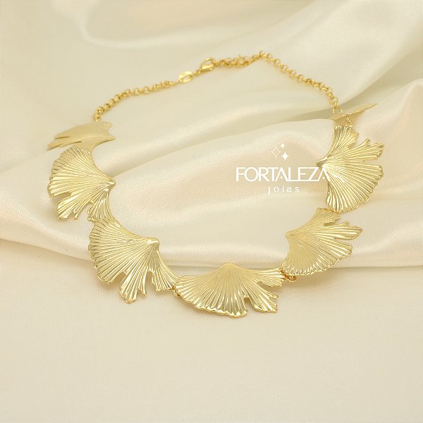 Gargantilha com Design de Folhas Banhado a Ouro 18k