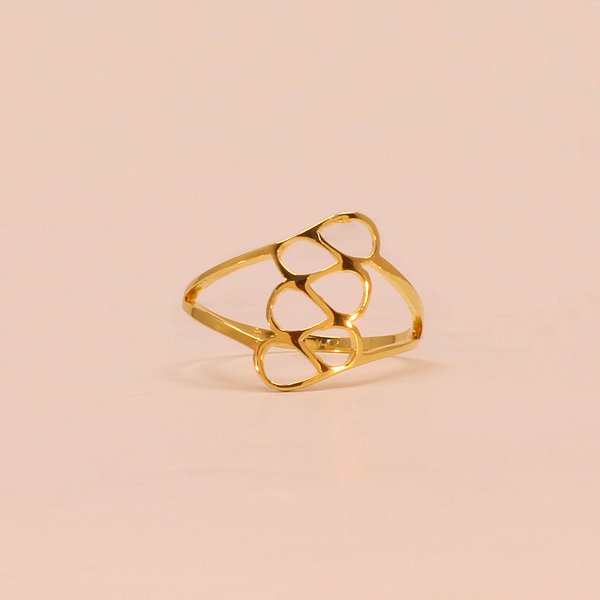 Anel com Design Vazado Folheado a Ouro 18k