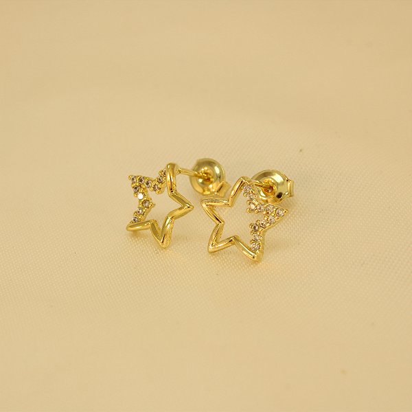 Brinco Estrela com Detalhe em Zincônia Folheado a Ouro 18k