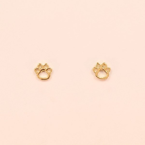 Brinco no Formato de Patinha Vazada Folheado a Ouro 18k