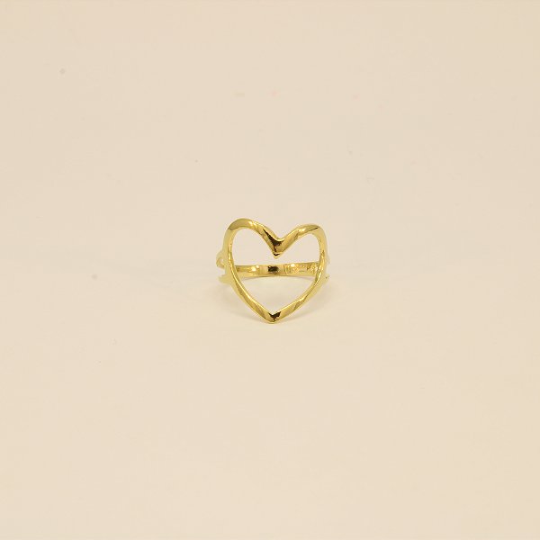Anel com Design de Coração Vazado Folheado a Ouro 18k