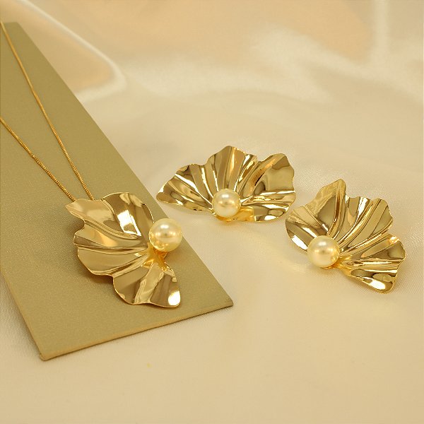 Conjunto com Design de Folha e Pérola Folheado a Ouro 18k