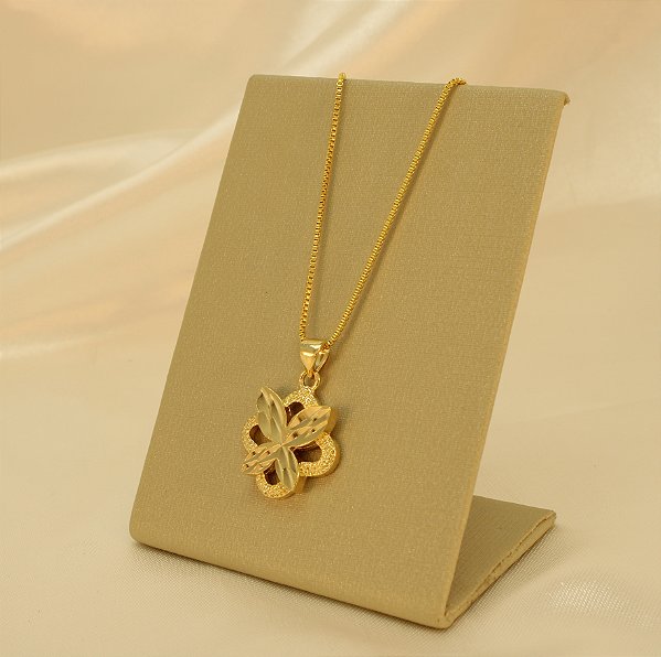 Gargantilha com Borboleta e Flor Folheada a Ouro 18k