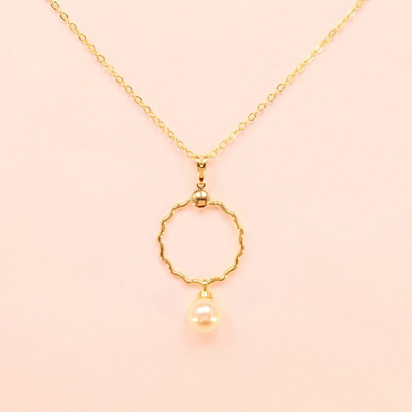 Gargantilha com Detalhe em Pérola Folheado a Ouro 18k