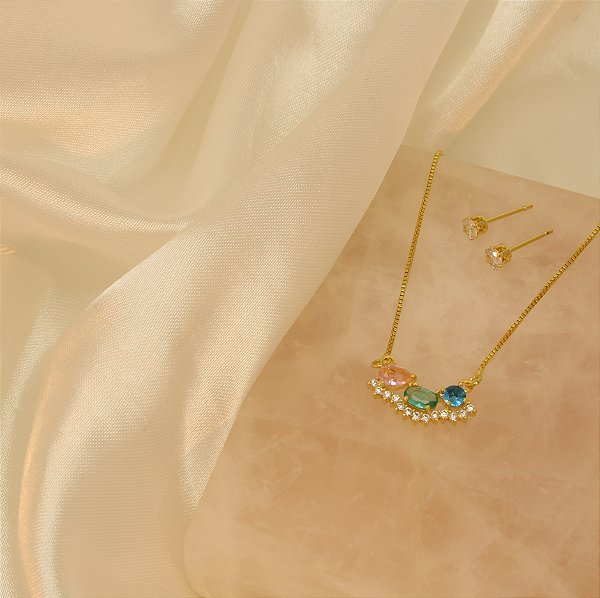 Conjunto Trabalhado com Zircônias Folheado a Ouro 18k