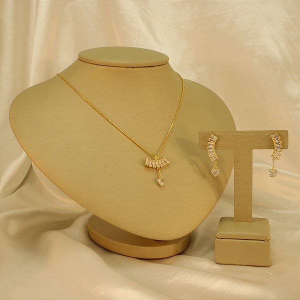 Conjunto com Coração e Zircônias Cristal Folheado a Ouro 18k
