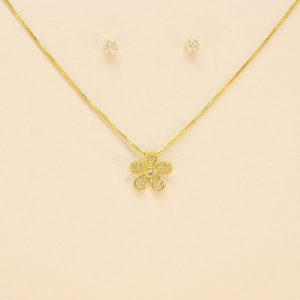 Conjunto de Flor Cravejada em Zircônia Folheado a Ouro 18k