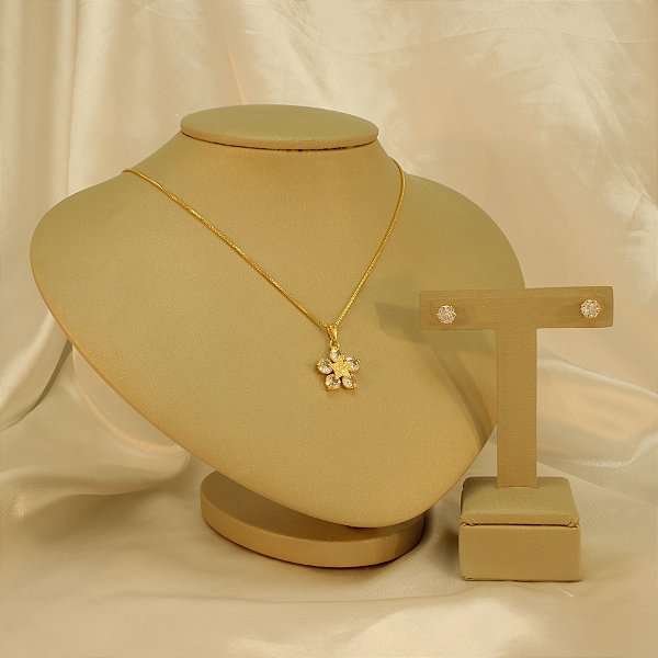 Conjunto de Flor e Estrela em Zircônias Folheado a Ouro 18k