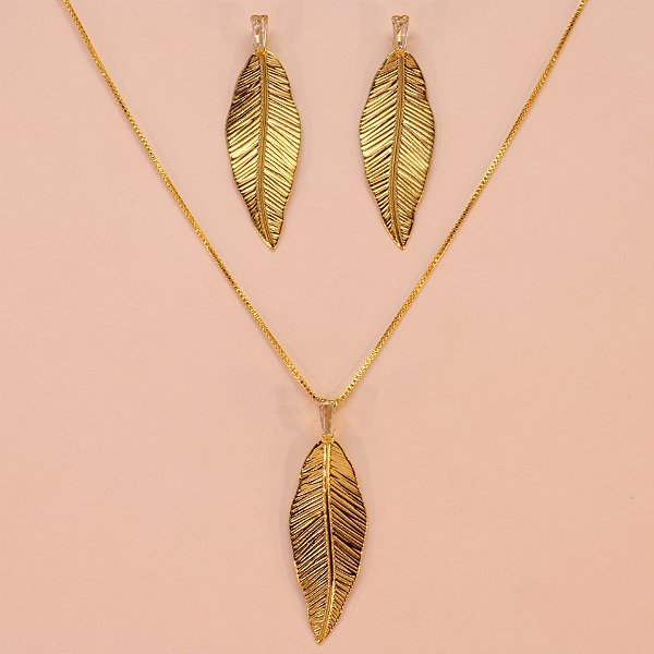 Conjunto com Design de Folha e Zircônia Folheado a Ouro 18k
