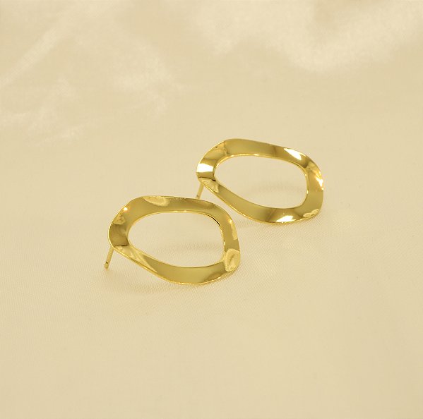 Brinco com Design Martelado Folheado a Ouro 18k