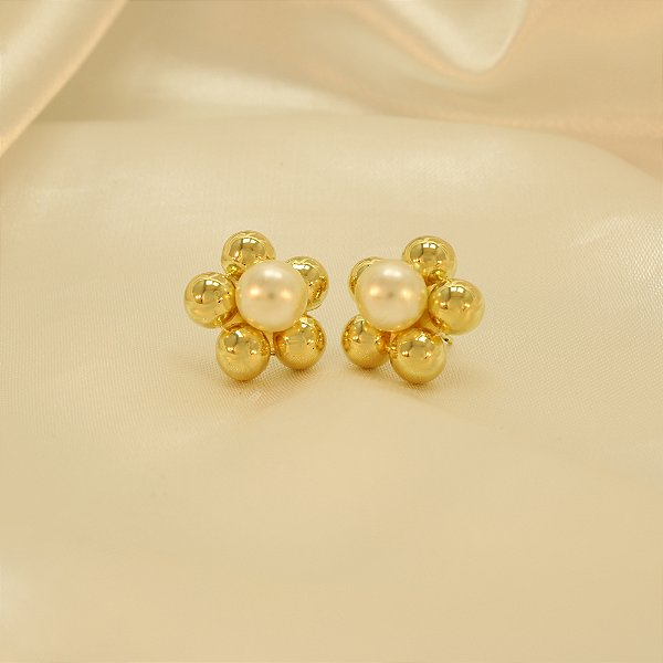 Brinco de Flor com Pérola Folheado a Ouro 18k